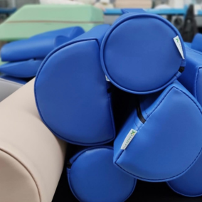 Kształtka rehabilitacyjna w gabinecie fizjoterapeuty – jak zwiększa wygodę i skuteczność zabiegu?