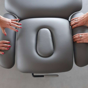 Stół elektryczny do masażu – jak o niego dbać? Sprawdź skuteczne rozwiązania ochronne dla tapicerki